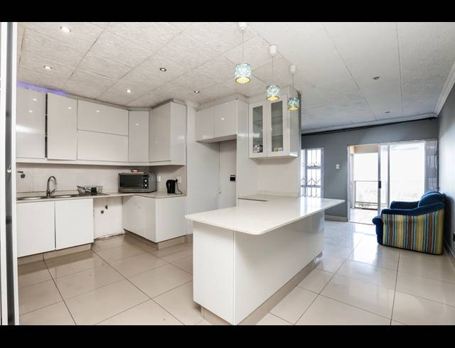 3 BEDROOM APARTMENT FOR SALE IN MORNINGSIDE